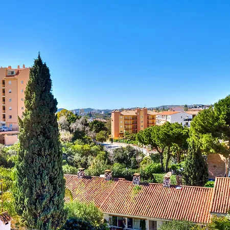 House With Jacuzzi And Sauna