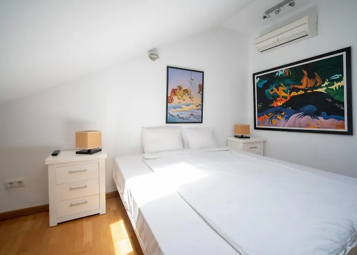 House With Jacuzzi And Sauna Ferienhaus *