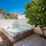 House With Jacuzzi And Sauna Фуэнхирола