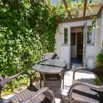 Дом отдыха House With Jacuzzi And Sauna *