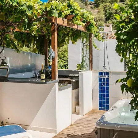 בית נופש House With Jacuzzi And Sauna *